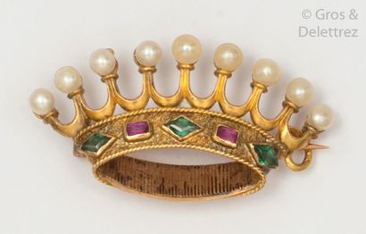 null Brooch " Couronne " in yellow gold, decorated with coloured stones and cultured...