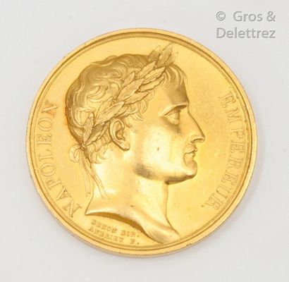 null NOT VENU Medal to the bust of Napoleon with the head Laureate in yellow gold...