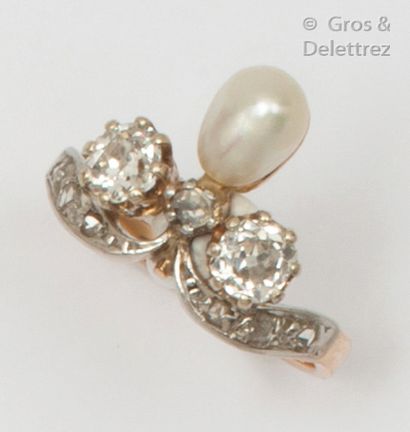 null Duchess" ring in yellow gold and platinum, adorned with a droplet pearl shouldered...