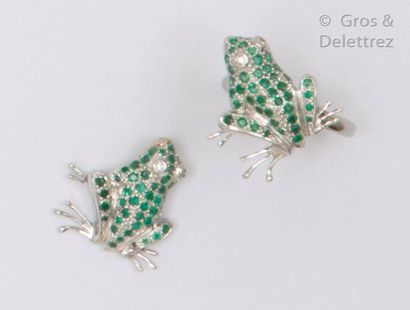 null Frog" half set in white gold, consisting of a ring and a pendant, decorated...
