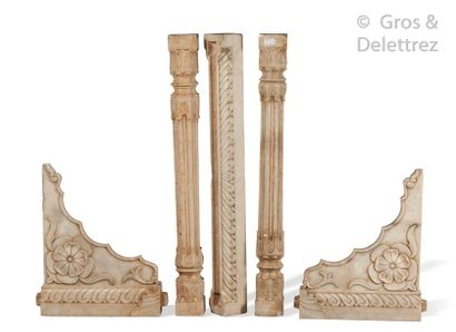 null Mantel or small decorative alabaster portal with gadroon and flower motifs.

It...