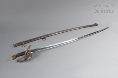 null Sabre d’officier de cavalerie de ligne modèle 1822, la poignée en corne filigranée,...