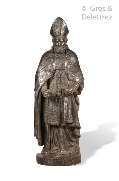 null Very important small cast iron sculpture representing Saint Nicholas in full...