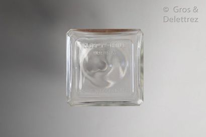 RENE LALIQUE (1860-1945) Rare pair of quadrangular moulded-pressed glass decanters...