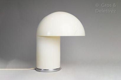Verner Panton et Marcello Siard Lampe modèle «?Leila?» en acrylique et métal chromé.

Vers...