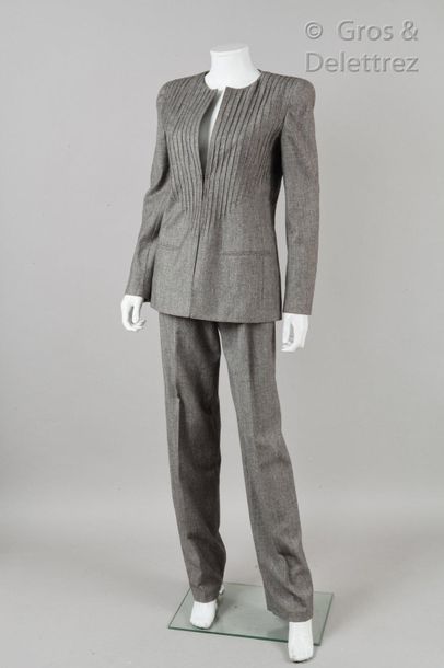 VALENTINO Boutique Collection Prêt-à-porter Automne/Hiver 2000-2001

Tailleur pantalon...