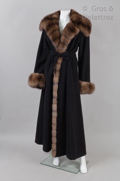 REVILLON Long manteau en 100% cachemire noir, col, revers des manches longues et...