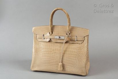 HERMÈS Paris made in France ? Année 2008

Sac “Birkin” 35cm en Crocodylus Porosus...