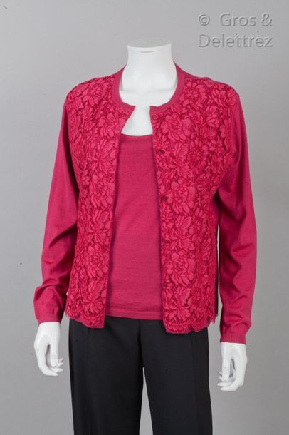 VALENTINO Circa 2010

Twin-set in fuchsia cashmere wool, consisting of a top with...
