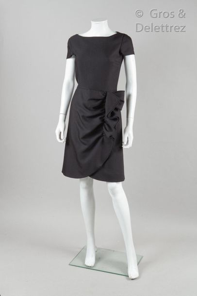 VALENTINO par Maria Grazia Chiuri & Pierpaolo Piccioli Pre-Fall Collection 2012

Dress...