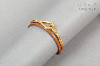 HERMES Paris *Bracelet « Jumbo » double tour en cuir naturel, fermoir en métal doré....