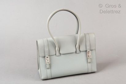 HERMÈS Paris made in France *Sac « Drag « 27 cm en box gris perle, fermetures sur...