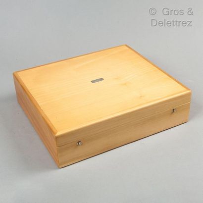 HERMES Paris *Rectangular presentation box in light wood, snap closure, top surmounted...