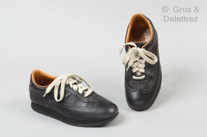 HERMES Paris made in Italy *Pair of laced "Quick" runners in black calfskin with...