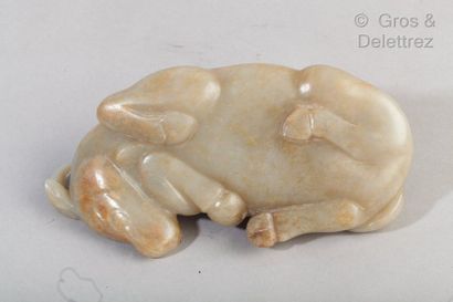 null China in the Song style

Beautifully carved jade pebble representing a recumbent...