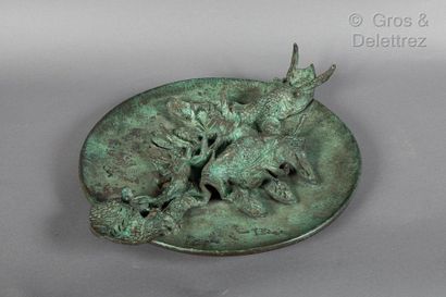 null Wifredo LAM (1902-1982)

Snail, 1975

Bronze à patine verte, sculpture-tableau...