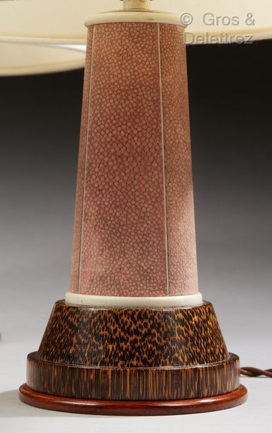 Clément ROUSSEAU (1872-1950) Pair of palm wood lamps in pink shagreen sheathed with...