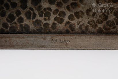 Michel ZADOUNAÏSKY (1903-1983) Hammered wrought iron mantel screen with an openwork...