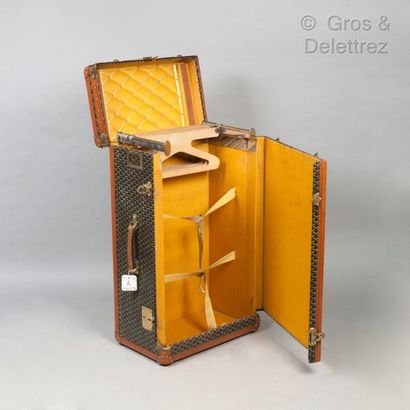 GOYARD AINE *Wardrobe in goyardine "S.A. G" ciphered goyardine, leather borders,...