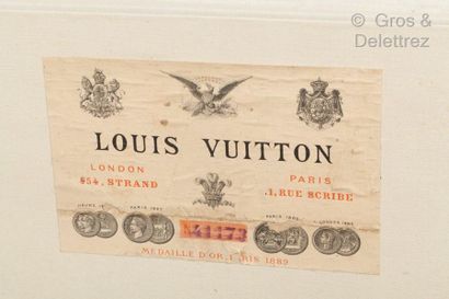 Louis VUITTON Rue Scribe N°41173, serrure n°01636 *Malle haute en toile damier ornée...