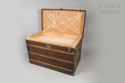 Louis VUITTON rue Scribe *High trunk made of woven checkerboard fabric with "N.W.",...