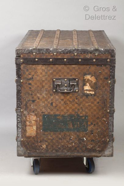 Louis VUITTON rue Scribe *High trunk made of woven checkerboard fabric with "N.W.",...