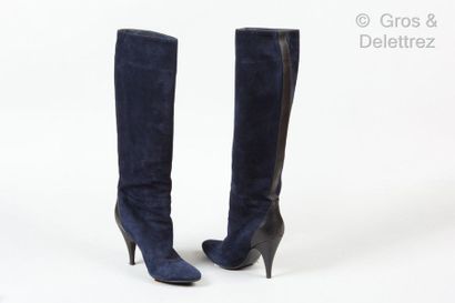 HERMES Paris made in Italy *Paire de bottes « Favorite » en agneau velours marine...