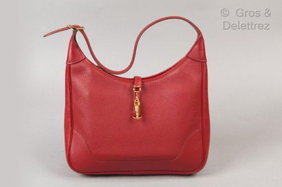 HERMES Paris made in France année 1998 *Bag "Trim" 30cm in red Togo calfskin, zip,...