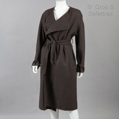 HERMÈS Paris made in France *Brown cashmere and heathered lycra coat, round neckline,...