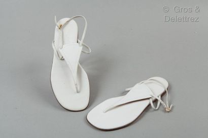 HERMES Paris made in Italy *Pair of barefoot in white calfskin, strap, leather soles....