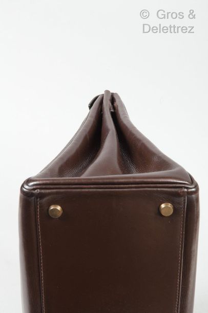 HERMES Paris année 1972 *Bag " Kelly Retourné " 35cm in cocoa box, gold plated fasteners...