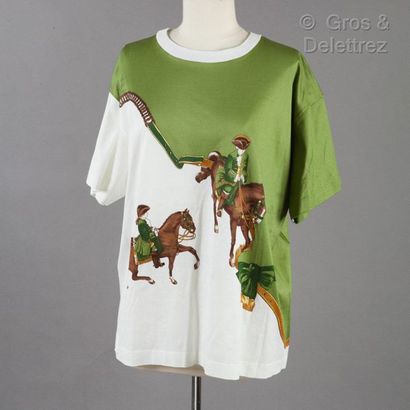 HERMES Paris made in Italy *T-shirt en coton bicolore blanc et vert, à décor de deux...