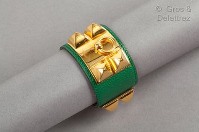 HERMÈS Paris made in France *"Dog Collar" cuff bracelet in fir green Courchevel leather,...