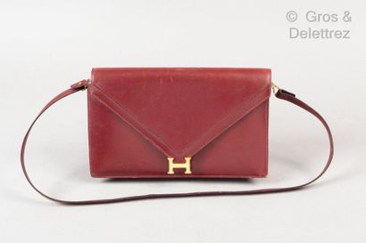 HERMES Paris made in France année 1979 *Bag " Lydie " 26cm in red box H, snap closure,...
