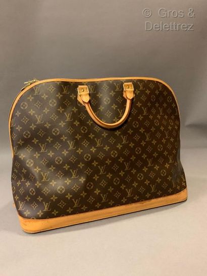 Louis VUITTON année 2004 Alma" GM travel bag in Monogram canvas and natural leather,...