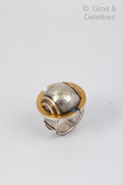 Jean Després Yellow gold and silver "Dome" ring decorated with a hammered half-sphere...