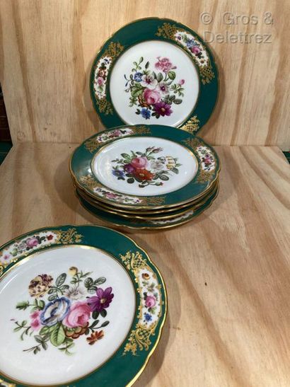null Suit of six Sèvres style porcelain plates with flower decoration and green background...