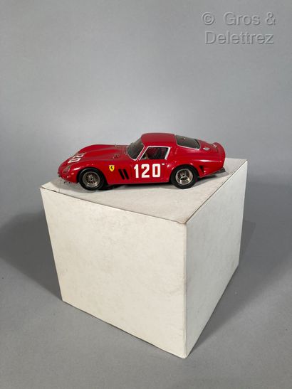 null FERRARI GTO


Voiture miniature 1/43 de couleur rouge numéro 120, kit monté....