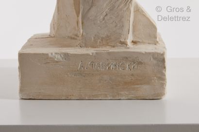 Ecole cubiste, XXe siècle Personnage au disque

Épreuve en plâtre blanc 

Signée...