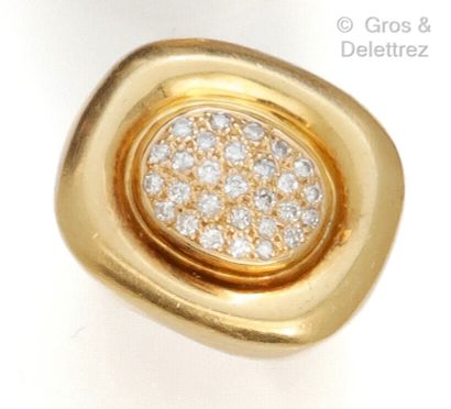 null Yellow gold ring, set with brilliant-cut diamonds. Finger size : 52. Gross weight:...