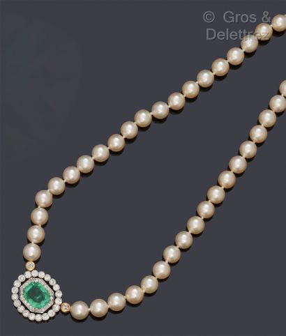 Collier composé d’un rang de perles de culture,...