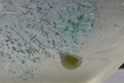 Émile GALLÉ (1846-1904) Rare coupe « pirogue » en verre à décor à motifs marins d’algues...