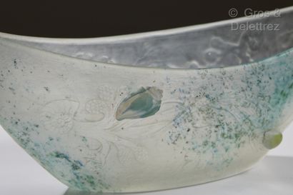 Émile GALLÉ (1846-1904) Rare coupe « pirogue » en verre à décor à motifs marins d’algues...