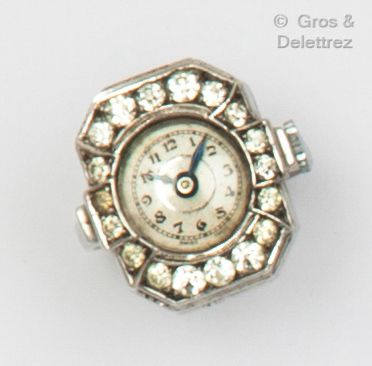 null Bague en platine et or gris de forme octogonale, composé d’un boîtier de montre...