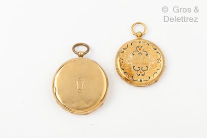 null Lot de deux montres de poche en or jaune, dont une ciselée de rinceaux et émaillée...