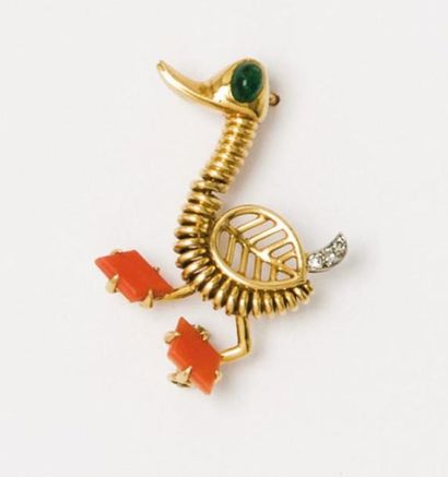 CARTIER Broche «Canard» en or jaune ajouré, l'oeil serti d'une émeraude cabochon,...