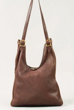 HERMES Paris made in France Sac «Massaï»en cuir grené marron, fermeture éclair, anse...