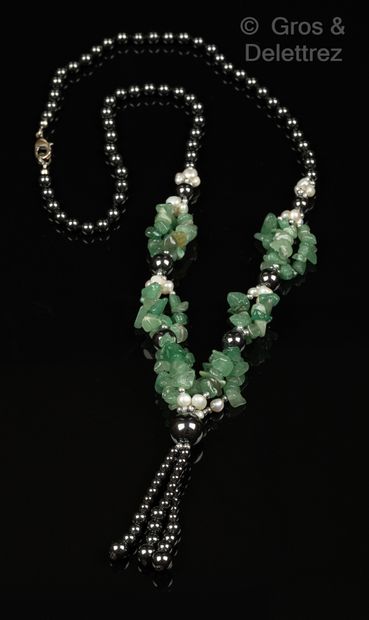 Collier composé de perles d’hématites, pierres...