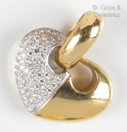 CHIMENTO Pendentif « Cœur » en or jaune, orné d’un pavage de diamants taillés en...