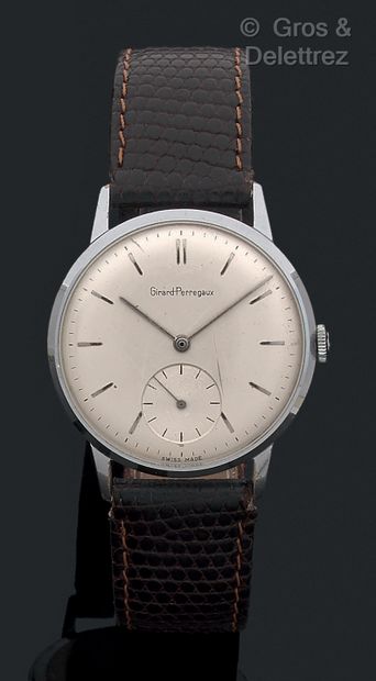 GIRARD-PERREGAUX Vers 1960. 

Modèle homme en métal chromé, fond acier. Cadran argenté,...